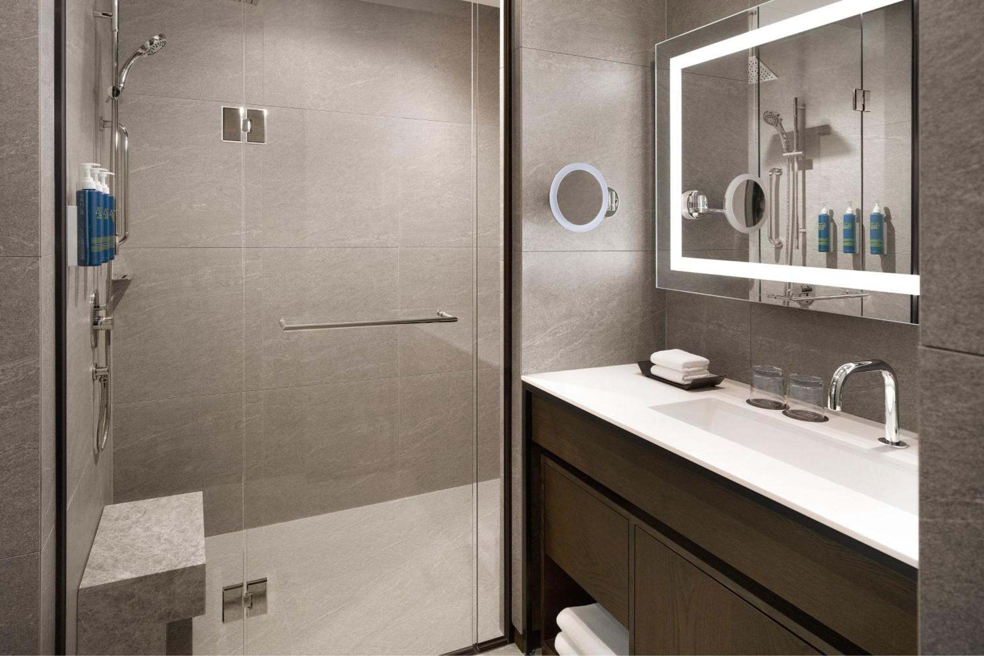 Four Points By Sheraton ثووان المظهر الخارجي الصورة