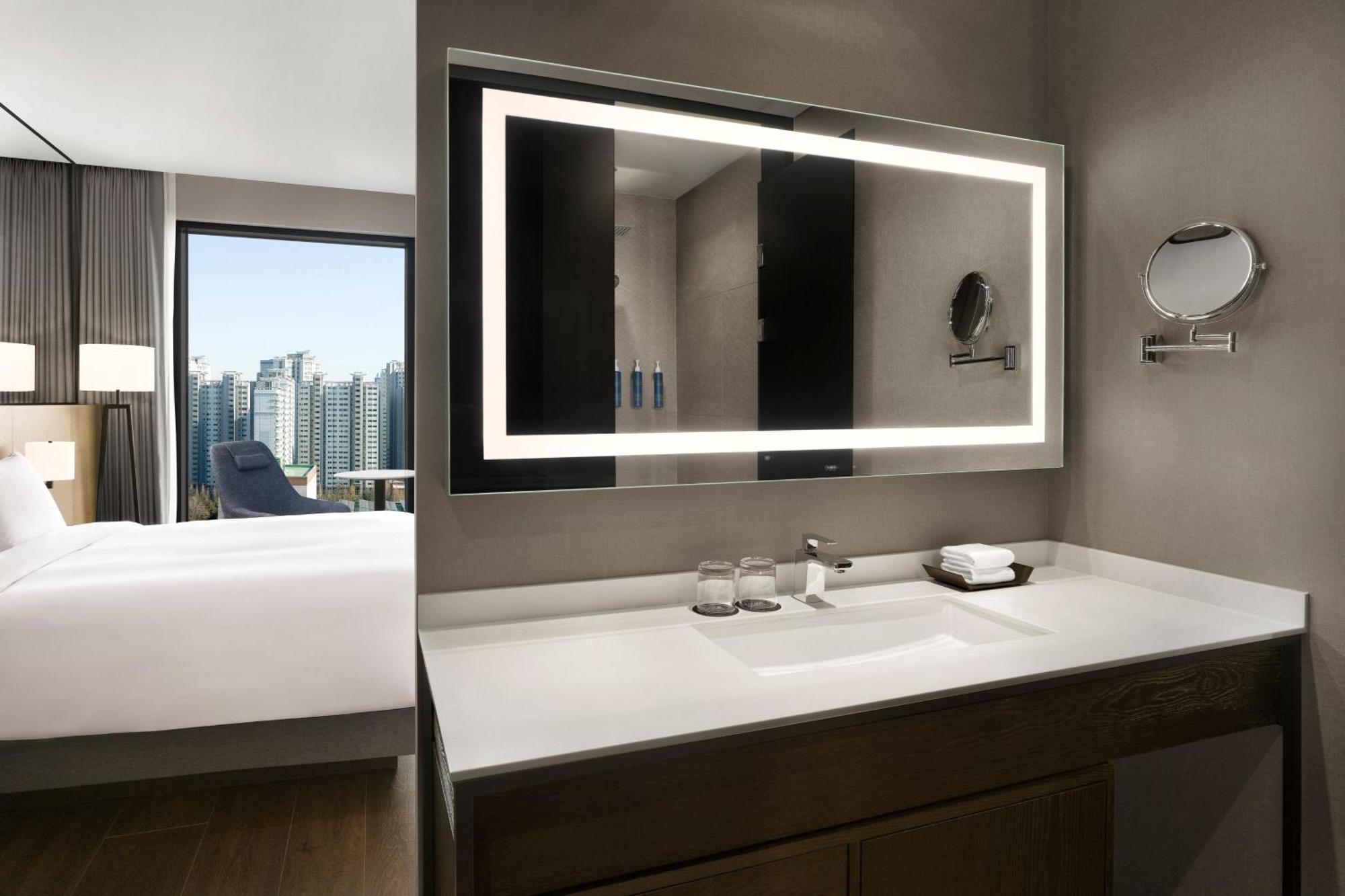Four Points By Sheraton ثووان المظهر الخارجي الصورة